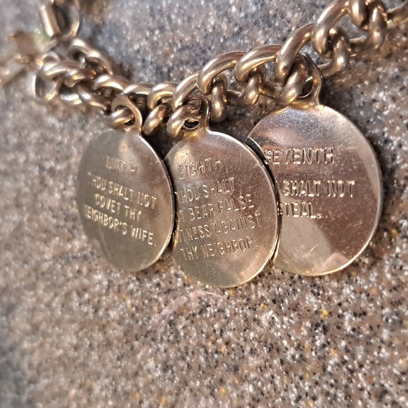 Vintage Ten Commandments charm bracelet - Picture 3 of 7
